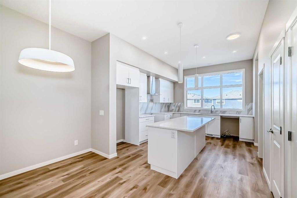 77 Mercado Landing Se, Calgary, AB - Indoor Photo Showing Kitchen