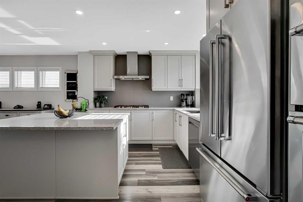 273 Masters Road Se, Calgary, AB - Indoor Photo Showing Kitchen With Upgraded Kitchen