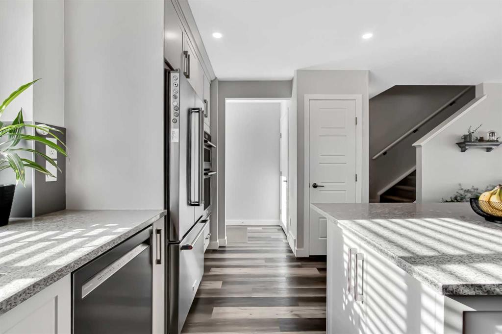 273 Masters Road Se, Calgary, AB - Indoor Photo Showing Kitchen
