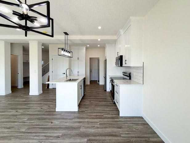1207 Westview Drive, Bowden, AB - Indoor Photo Showing Kitchen