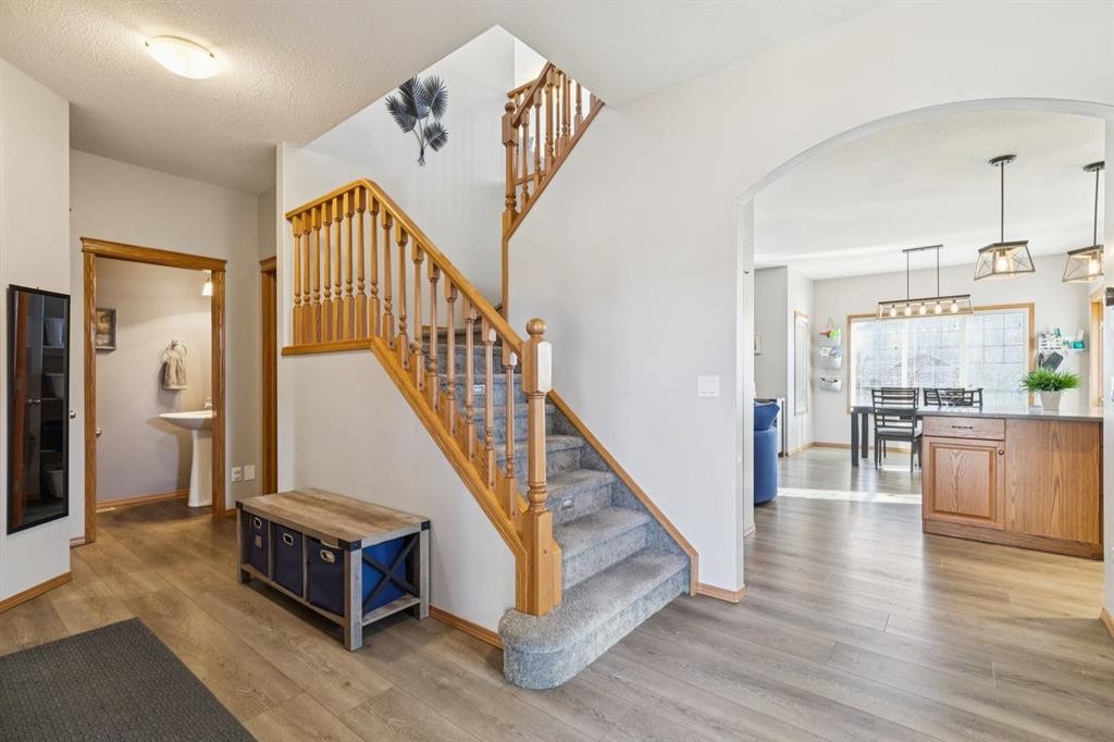 2841 Coopers Manor Sw, Airdrie, AB - Indoor Photo Showing Other Room