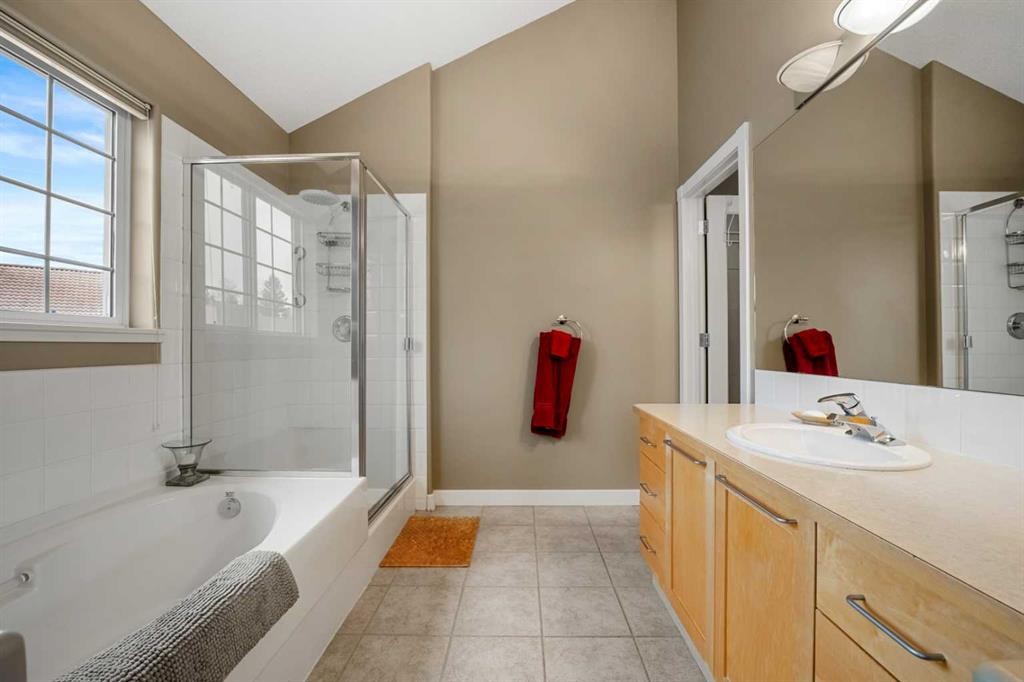702 Patterson View Sw, Calgary, AB - Indoor Photo Showing Bathroom