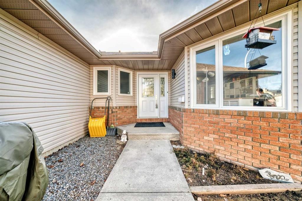 7 Sunset Crescent, Okotoks, AB - Outdoor With Exterior