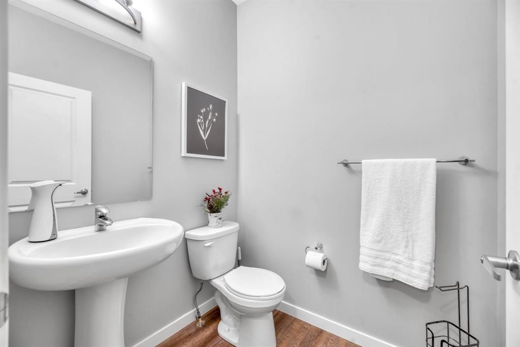63 Walgrove Way Se, Calgary, AB - Indoor Photo Showing Bathroom