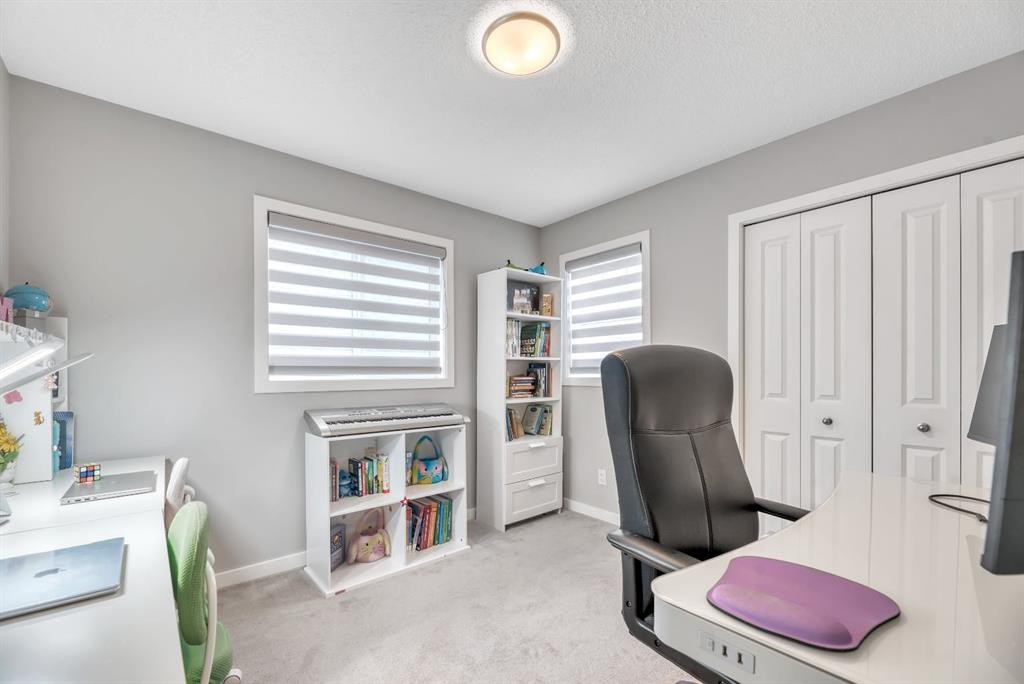 63 Walgrove Way Se, Calgary, AB - Indoor