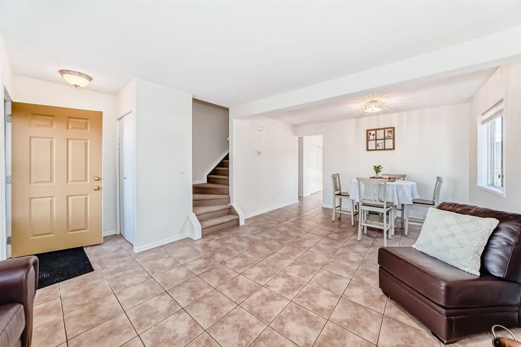 11 Martinridge Place Ne, Calgary, AB - Indoor Photo Showing Living Room