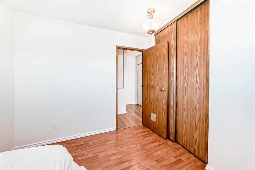 11 Martinridge Place Ne, Calgary, AB - Indoor