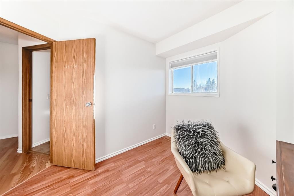 11 Martinridge Place Ne, Calgary, AB - Indoor