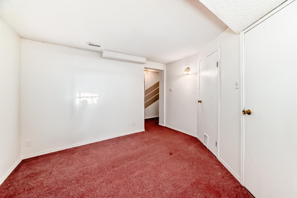 11 Martinridge Place Ne, Calgary, AB - Indoor Photo Showing Other Room