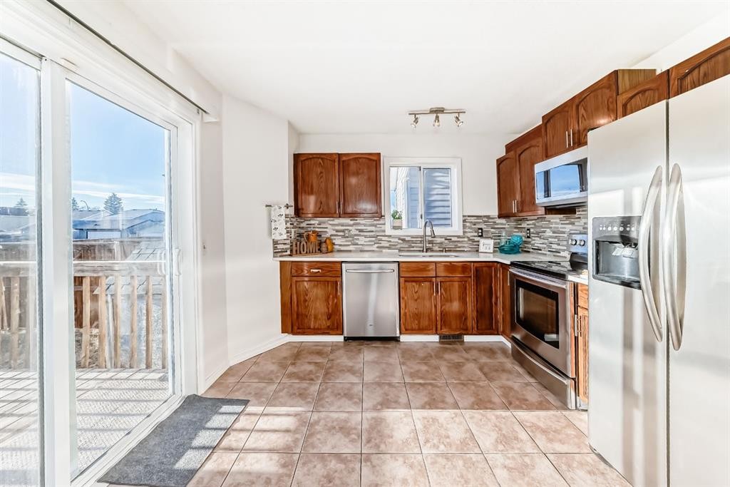 11 Martinridge Place Ne, Calgary, AB - Indoor Photo Showing Kitchen With Stainless Steel Kitchen