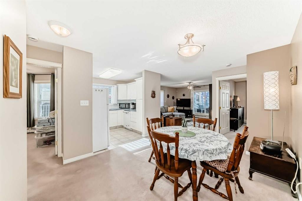 116-6800 Hunterview Drive Nw, Calgary, AB - Indoor Photo Showing Dining Room