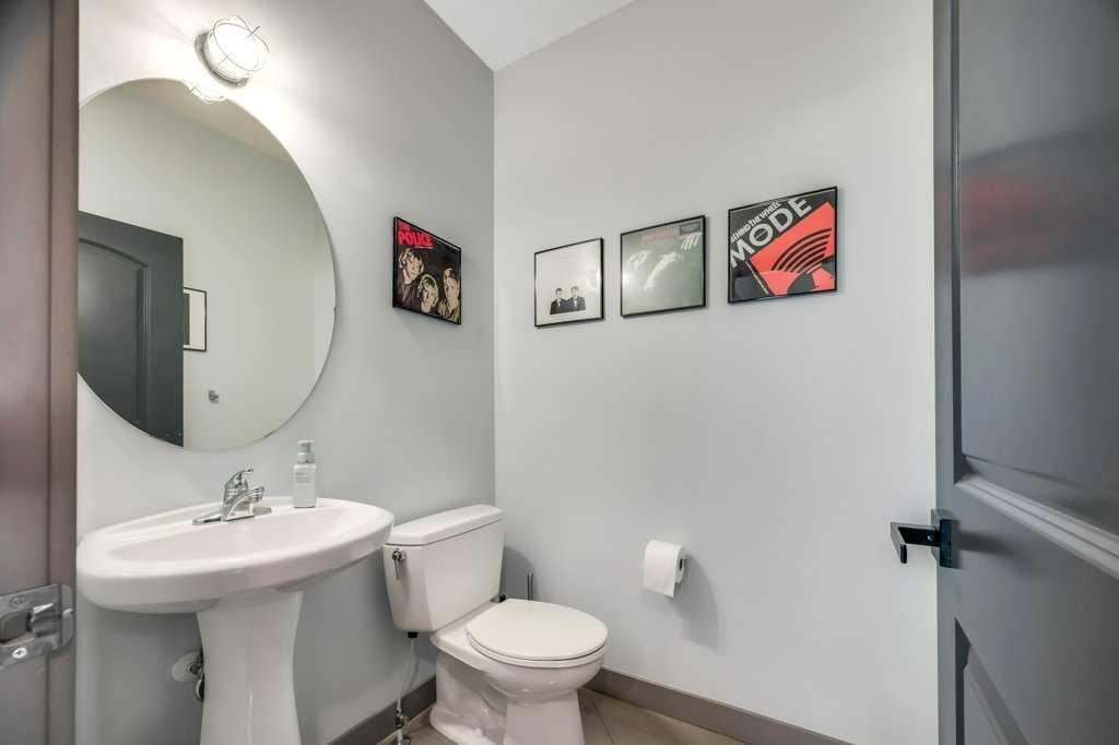 26 Copperfield Common Se, Calgary, AB - Indoor Photo Showing Bathroom