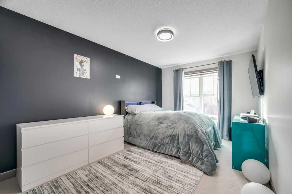 26 Copperfield Common Se, Calgary, AB - Indoor Photo Showing Bedroom