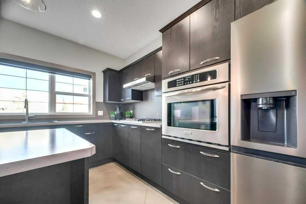 26 Copperfield Common Se, Calgary, AB - Indoor Photo Showing Kitchen With Stainless Steel Kitchen