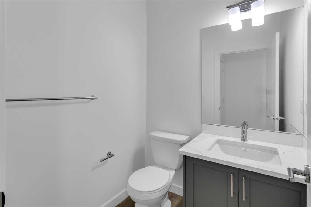 137 Copperhead Road Se, Calgary, AB - Indoor Photo Showing Bathroom