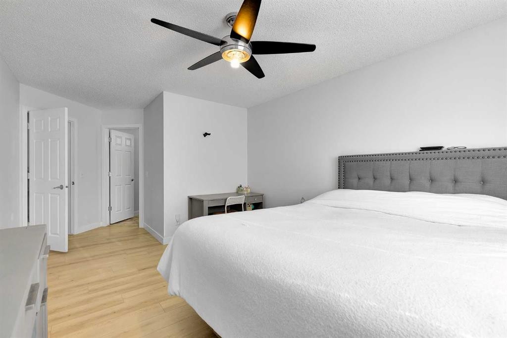 60 Saddlecrest Green Ne, Calgary, AB - Indoor Photo Showing Bedroom