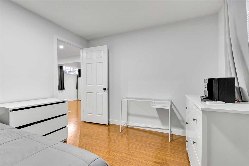 60 Saddlecrest Green Ne, Calgary, AB - Indoor