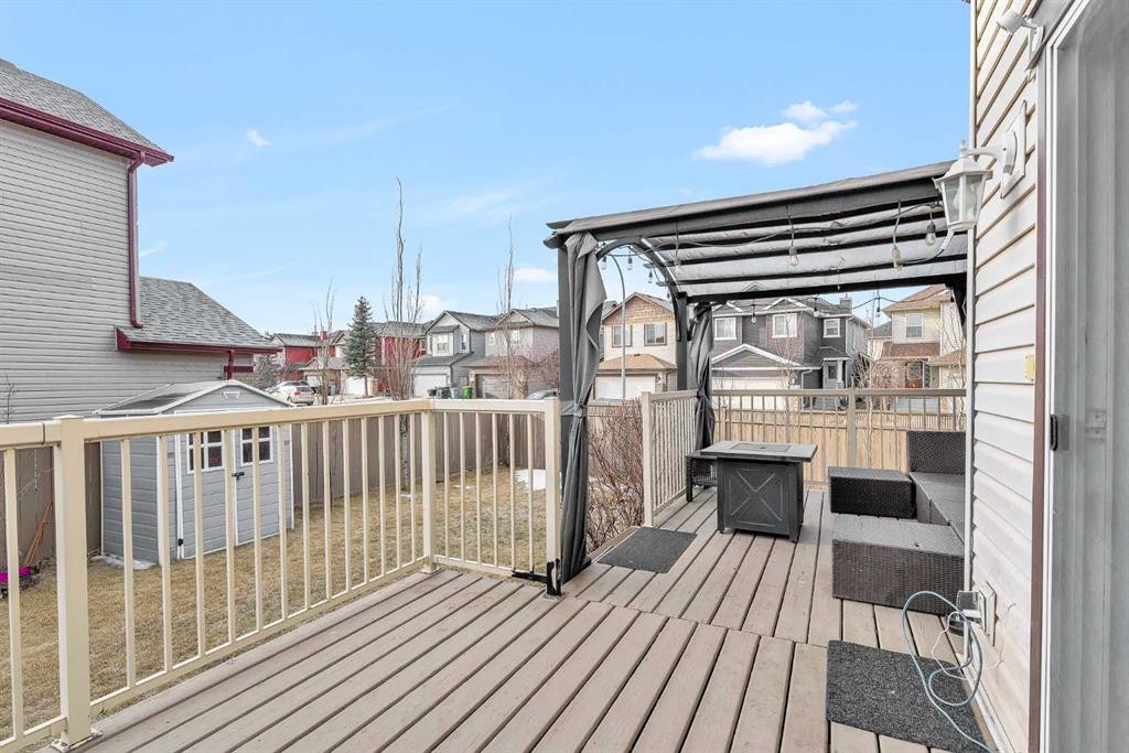 60 Saddlecrest Green Ne, Calgary, AB - Outdoor With Deck Patio Veranda With Exterior