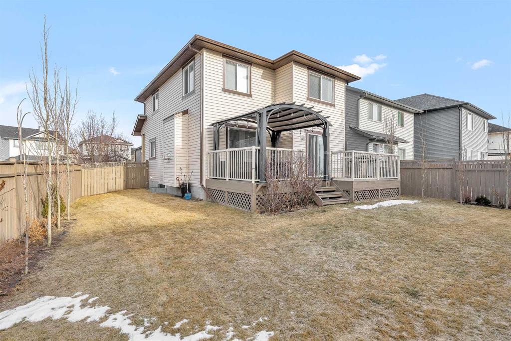 60 Saddlecrest Green Ne, Calgary, AB - Outdoor