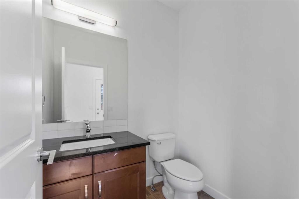 1006 Shantz Place, Crossfield, AB - Indoor Photo Showing Bathroom
