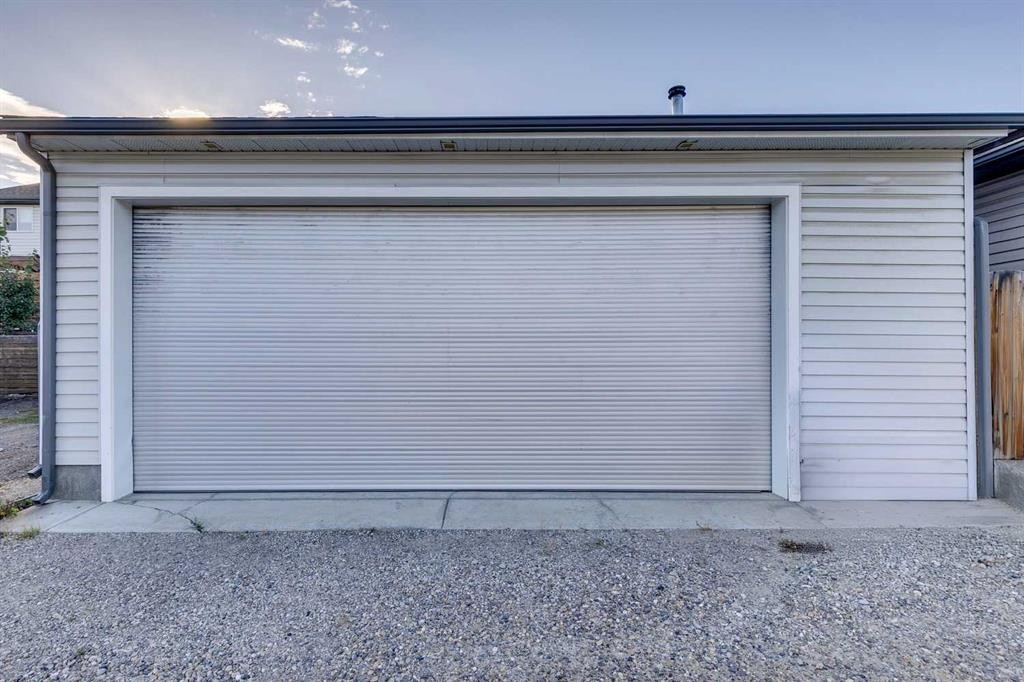 199 Everglen Way Sw, Calgary, AB - Outdoor With Exterior