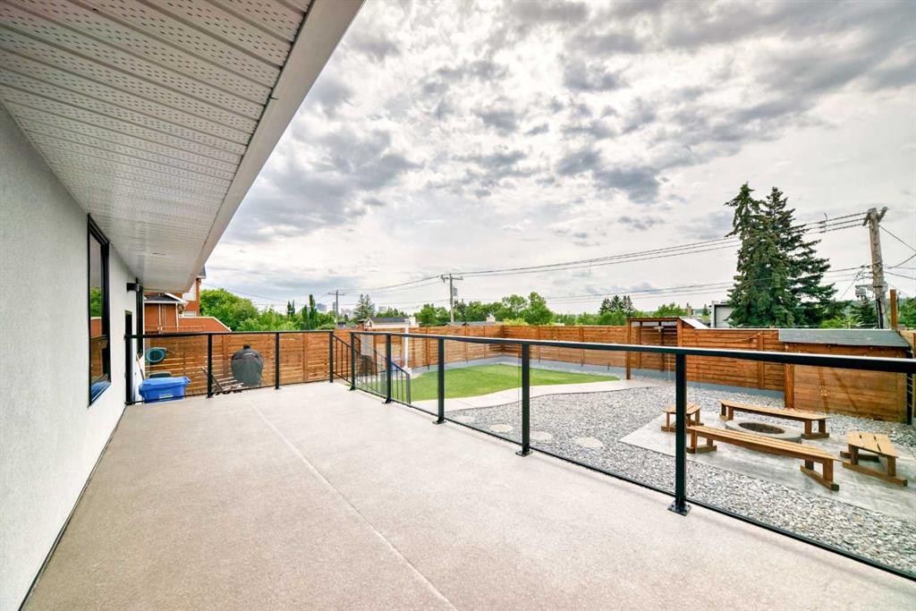2415 9 Avenue Nw, Calgary, AB - Outdoor