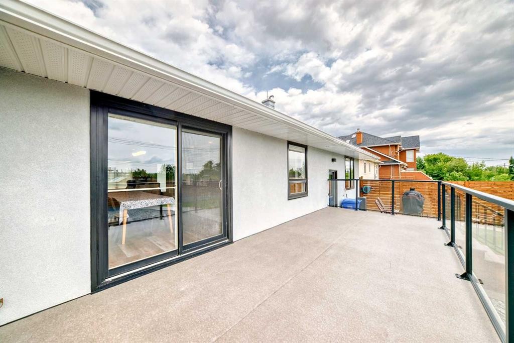 2415 9 Avenue Nw, Calgary, AB - Outdoor With Exterior