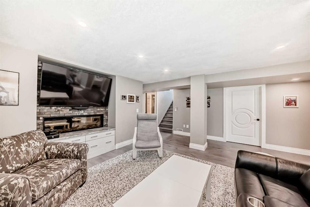 2415 9 Avenue Nw, Calgary, AB - Indoor With Fireplace