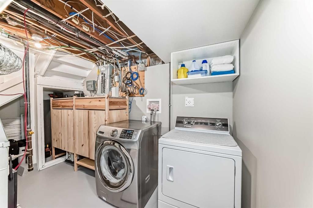 2415 9 Avenue Nw, Calgary, AB - Indoor Photo Showing Laundry Room