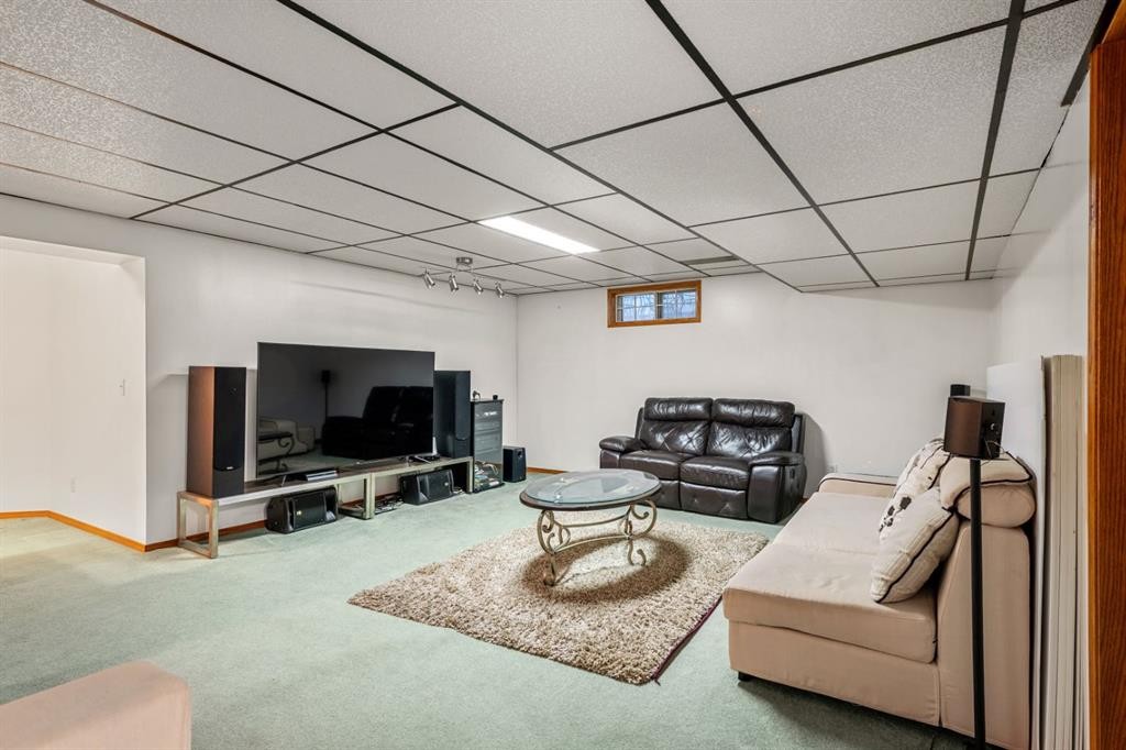 107 Pasadena Green Ne, Calgary, AB - Indoor