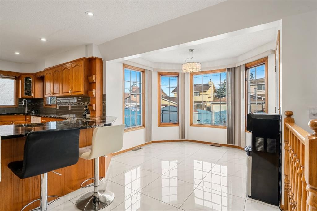 107 Pasadena Green Ne, Calgary, AB - Indoor Photo Showing Kitchen