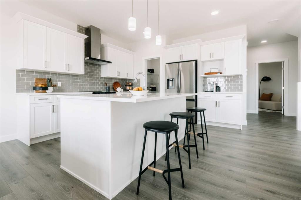432 Ranch Gate, Strathmore, AB - Indoor Photo Showing Kitchen With Upgraded Kitchen