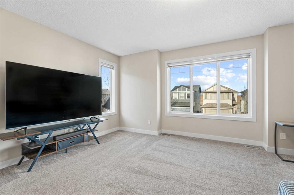 308 Chaparral Valley Way Se, Calgary, AB - Indoor Photo Showing Living Room