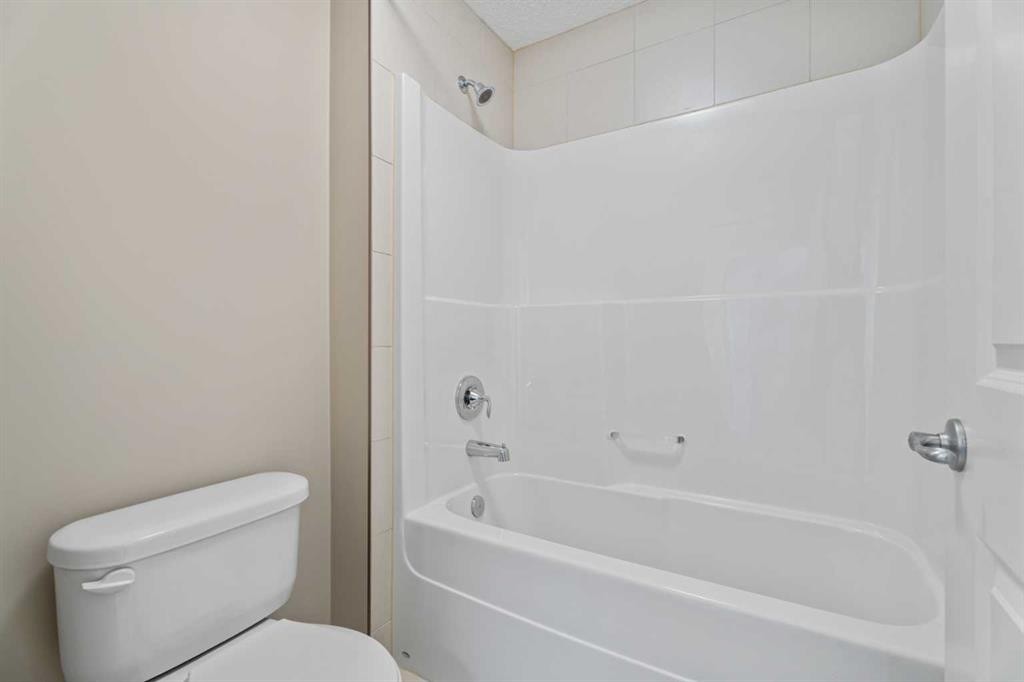 308 Chaparral Valley Way Se, Calgary, AB - Indoor Photo Showing Bathroom