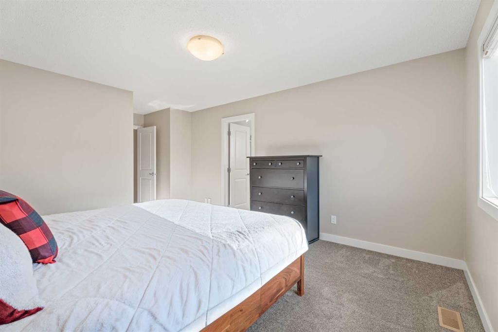 308 Chaparral Valley Way Se, Calgary, AB - Indoor Photo Showing Bedroom