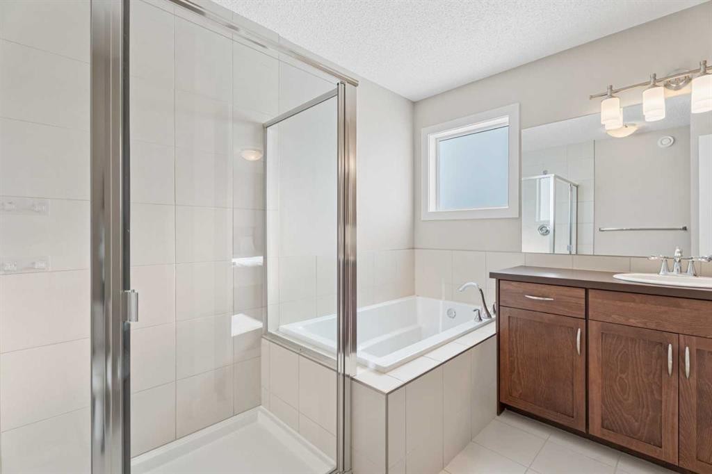 308 Chaparral Valley Way Se, Calgary, AB - Indoor Photo Showing Bathroom