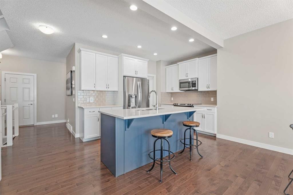 308 Chaparral Valley Way Se, Calgary, AB - Indoor Photo Showing Kitchen With Upgraded Kitchen