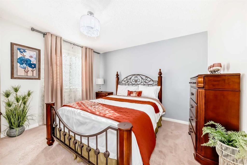 307 Auburn Bay Circle Se, Calgary, AB - Indoor Photo Showing Bedroom