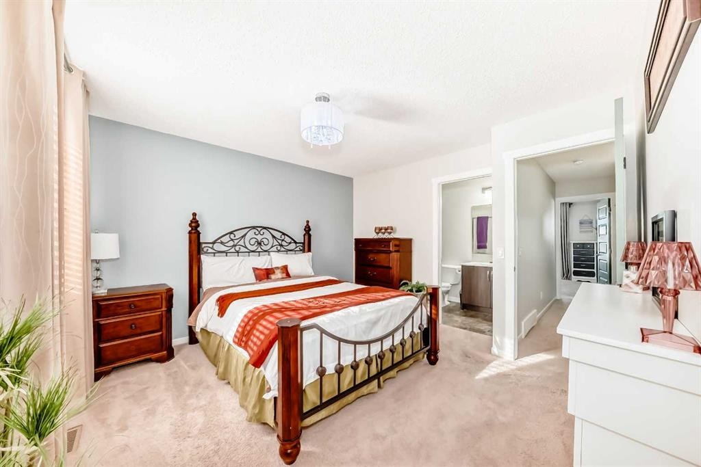 307 Auburn Bay Circle Se, Calgary, AB - Indoor Photo Showing Bedroom