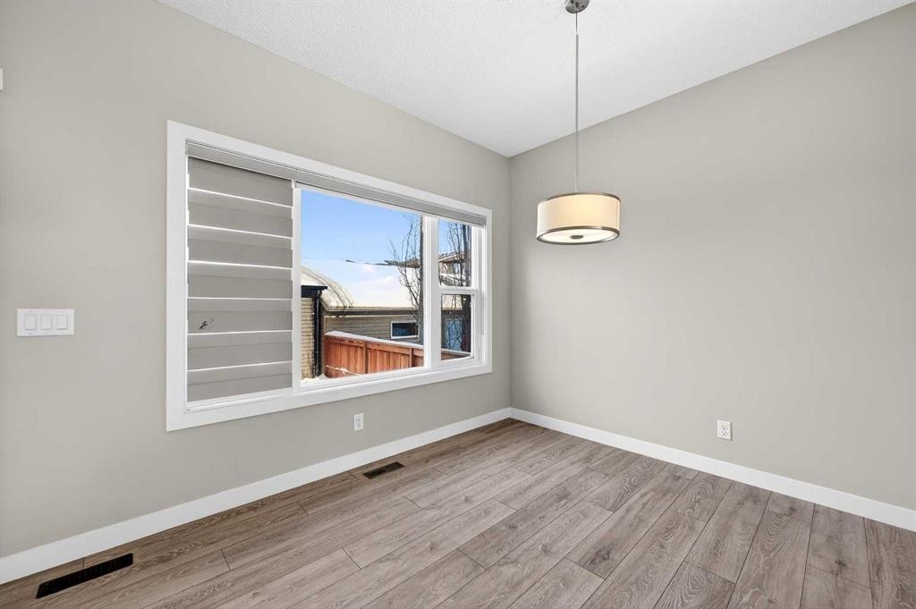 30 Sage Bluff Gate Nw, Calgary, AB - Indoor Photo Showing Other Room