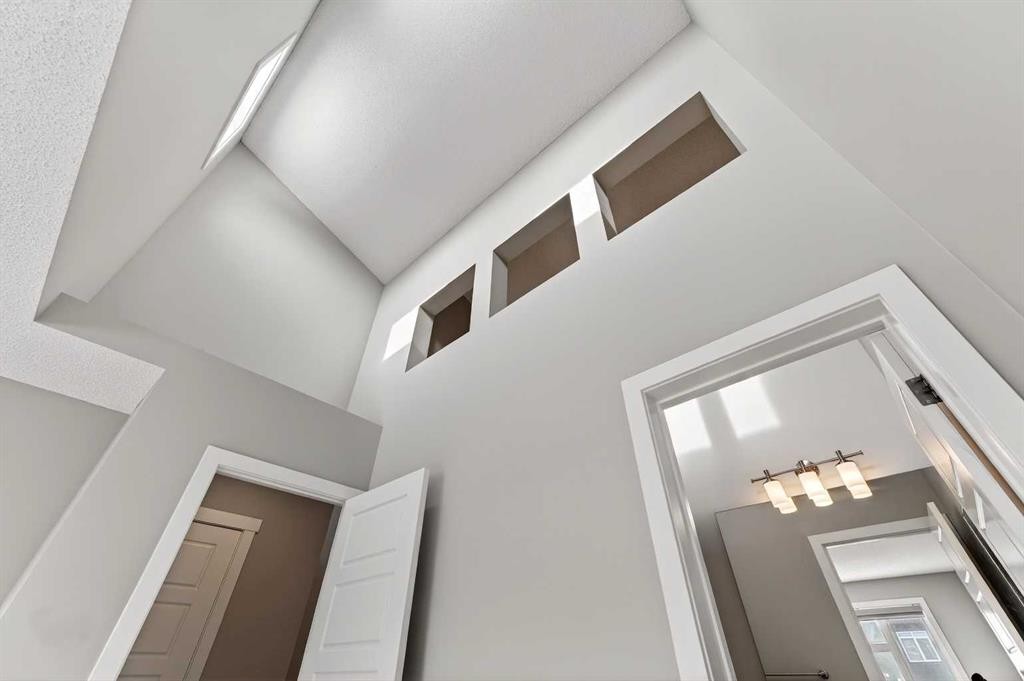 30 Sage Bluff Gate Nw, Calgary, AB - Indoor Photo Showing Other Room