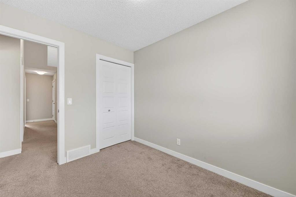 30 Sage Bluff Gate Nw, Calgary, AB - Indoor Photo Showing Other Room