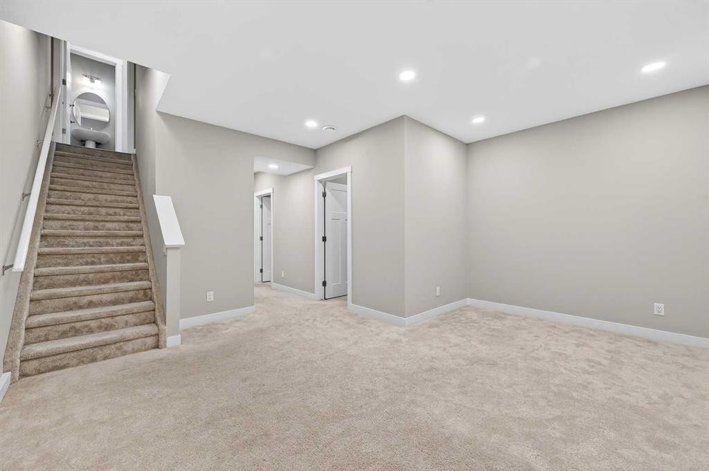 30 Sage Bluff Gate Nw, Calgary, AB - Indoor Photo Showing Other Room