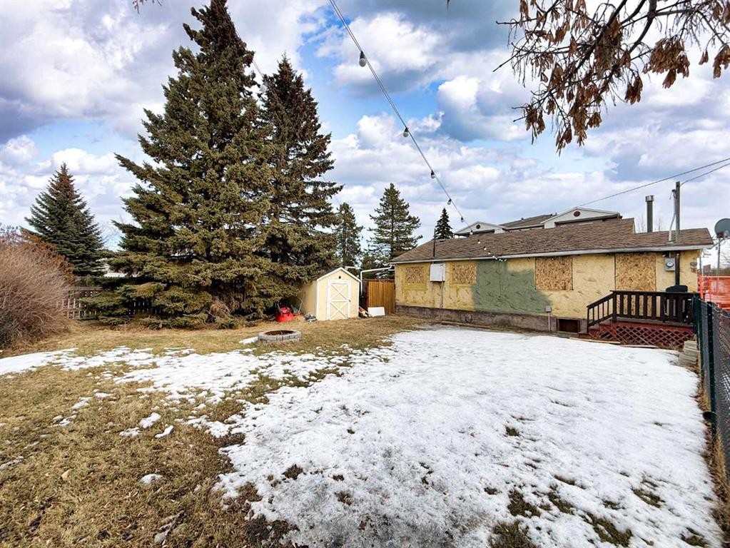 4906 52 Avenue, Olds, AB - Outdoor