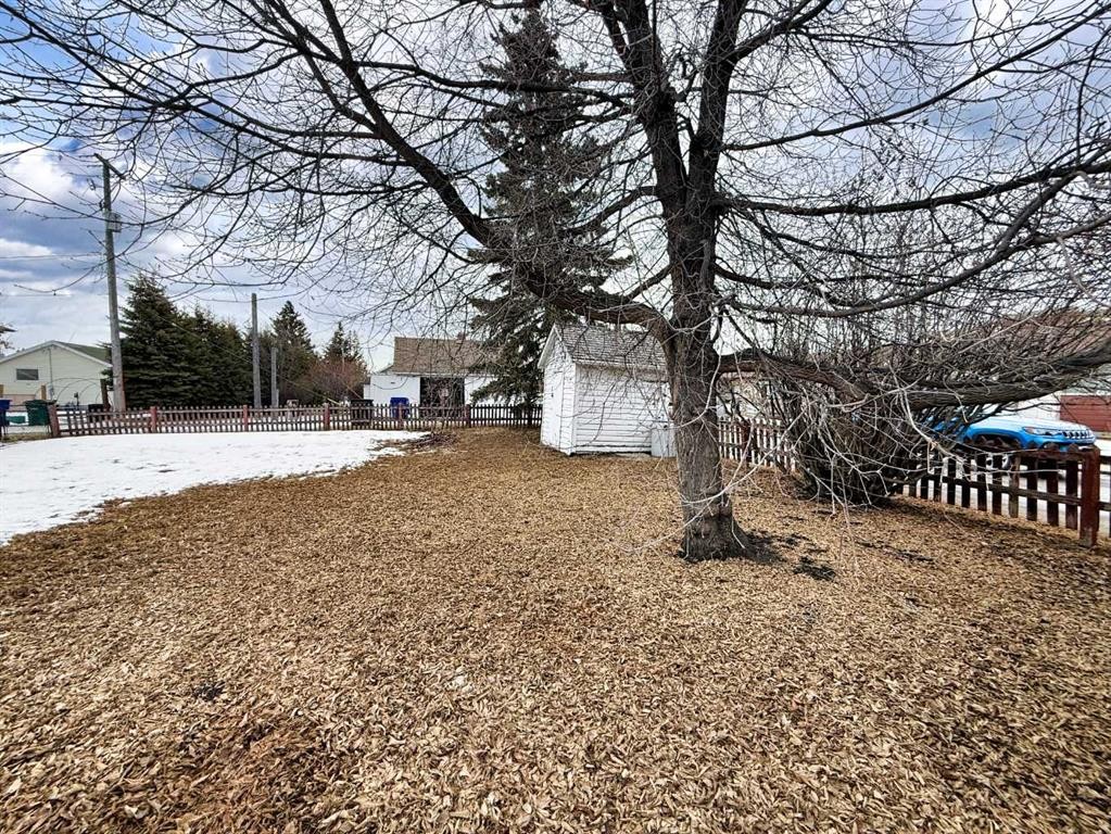 4906 52 Avenue, Olds, AB - Outdoor