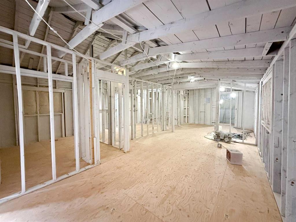 4906 52 Avenue, Olds, AB - Indoor Photo Showing Other Room