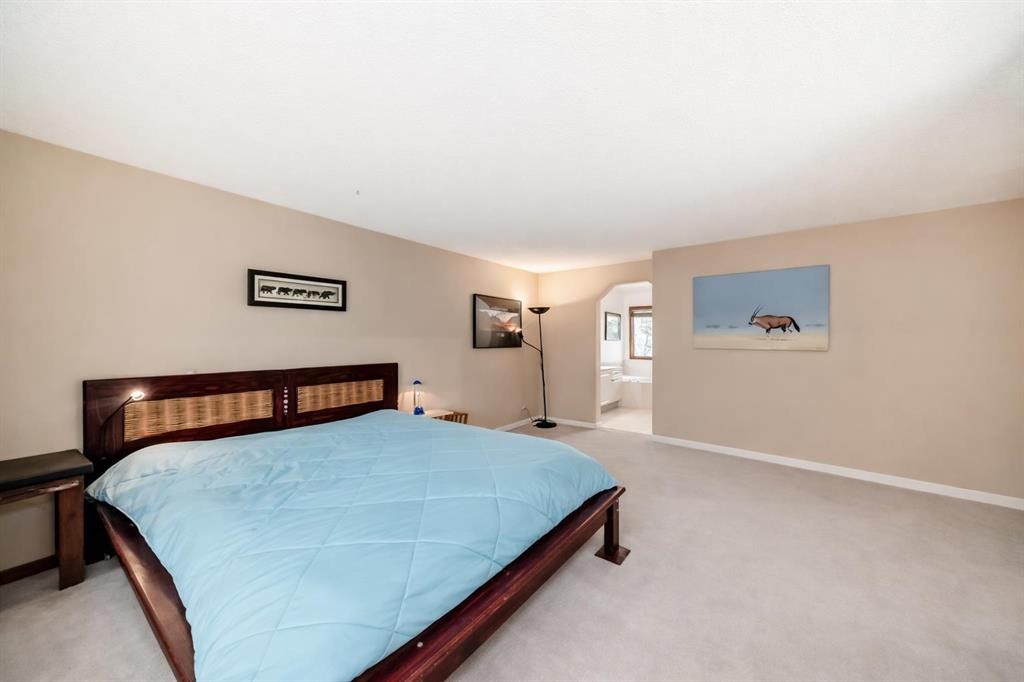 66 Tuscany Hills Point Nw, Calgary, AB - Indoor Photo Showing Bedroom