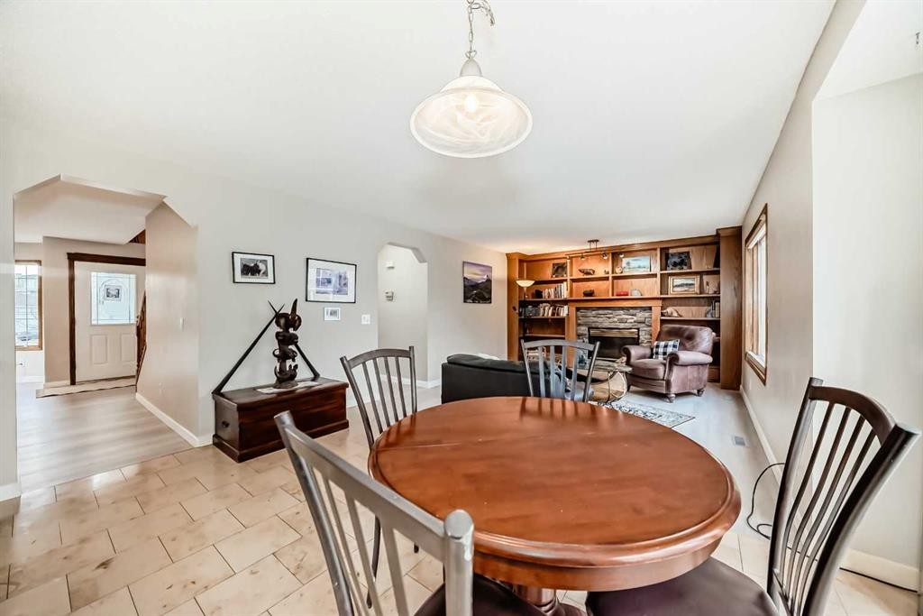 66 Tuscany Hills Point Nw, Calgary, AB - Indoor Photo Showing Dining Room