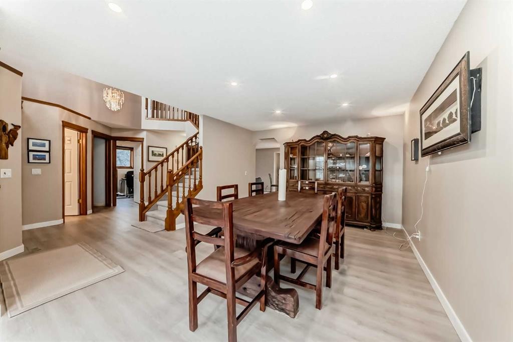 66 Tuscany Hills Point Nw, Calgary, AB - Indoor Photo Showing Dining Room