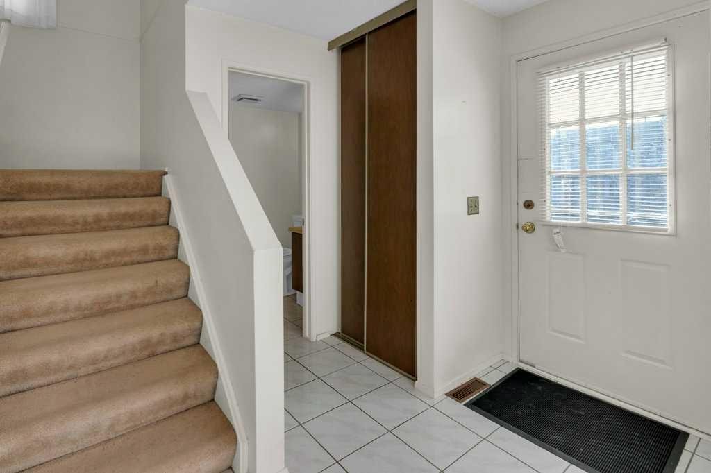 36 Castlebrook Way Ne, Calgary, AB